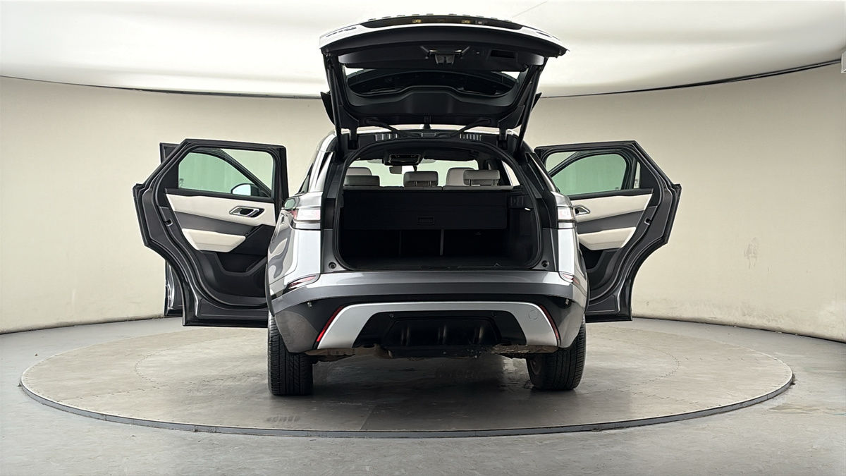 More views of Land Rover Range Rover Velar