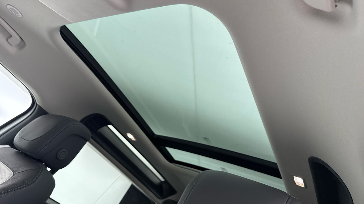 Land Rover Defender 90 Image 6