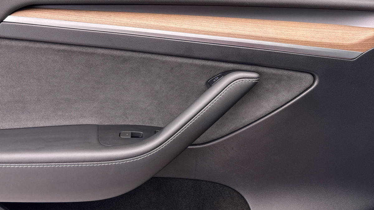 Tesla Model Y Image 19