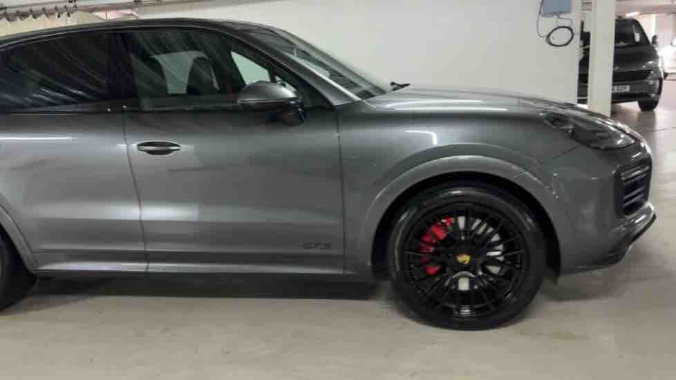 More views of Porsche Cayenne