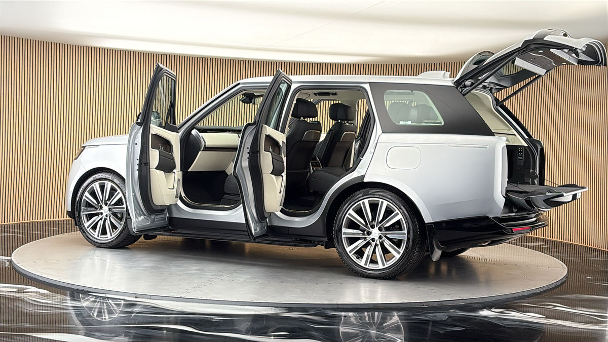 More views of Land Rover Range Rover
