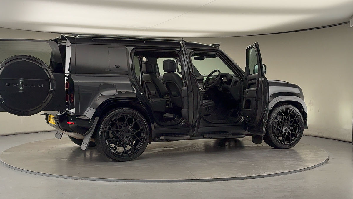 More views of Land Rover Defender 110