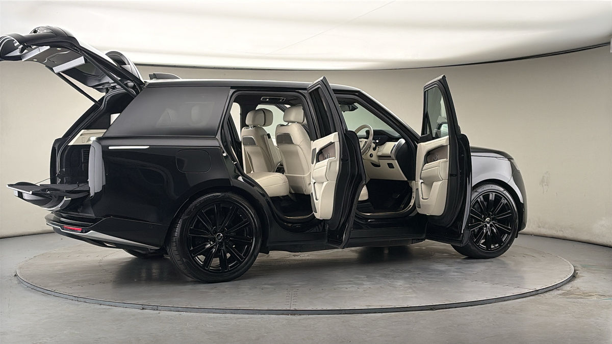 More views of Land Rover Range Rover