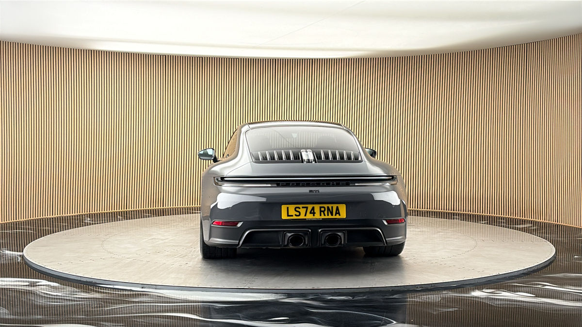 More views of Porsche 911