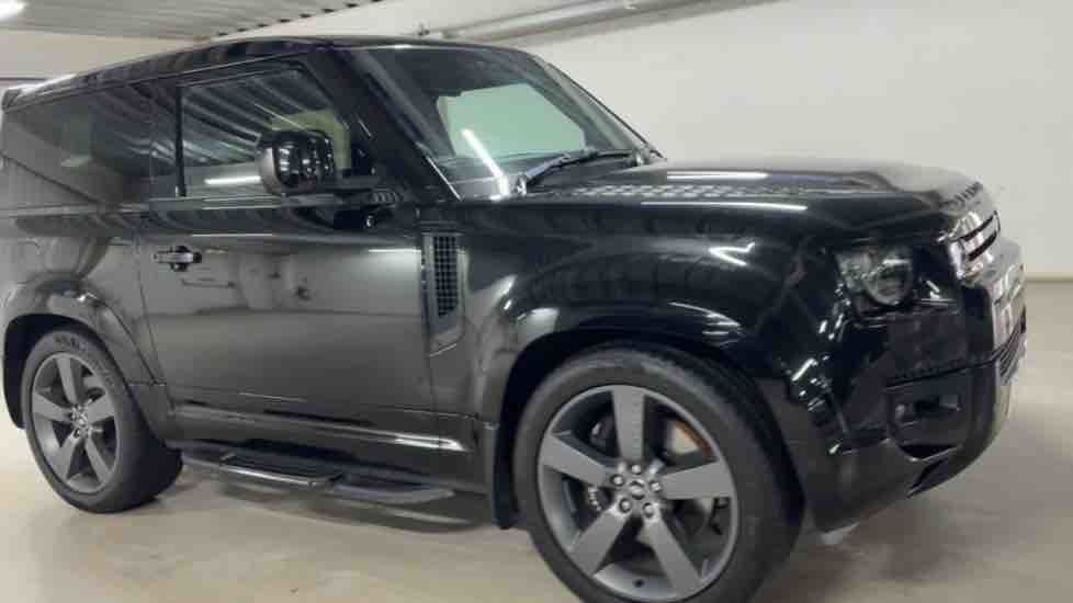 More views of Land Rover Defender 90