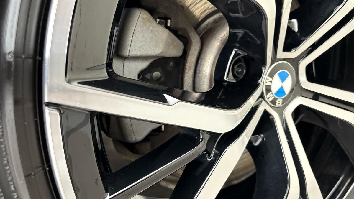 BMW 5 Series Image 25