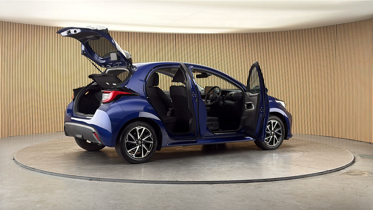 More views of Toyota Yaris