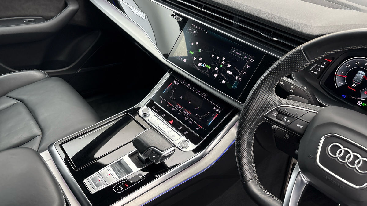 Audi Q8 Image 18
