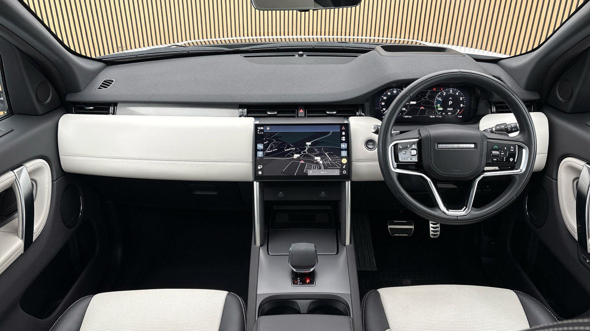 Land Rover Discovery Sport Image 12