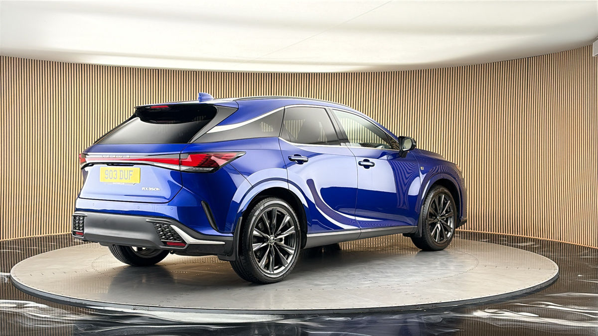 Lexus RX Image 21