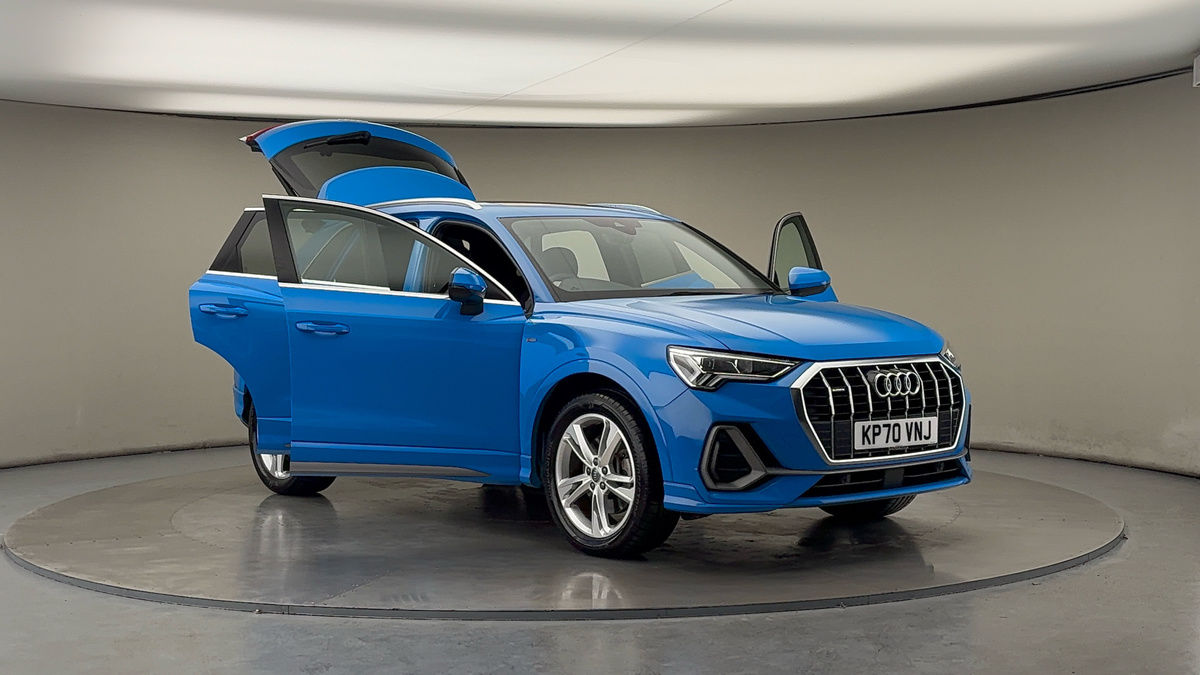 More views of Audi Q3