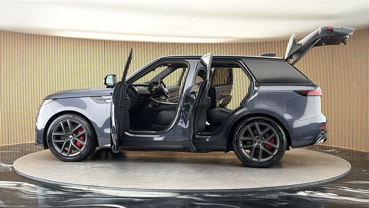 More views of Land Rover Range Rover Sport