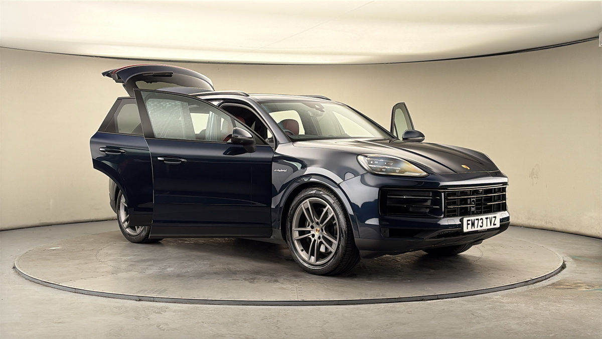 More views of Porsche Cayenne