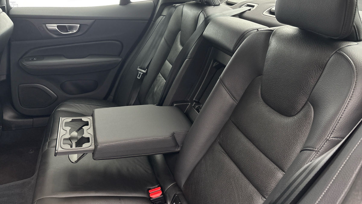 Volvo S60 Image 9