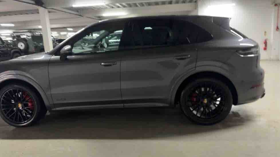 More views of Porsche Cayenne