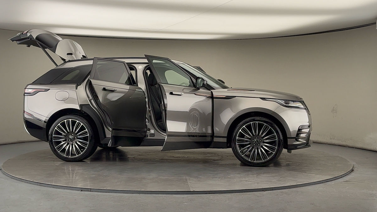 More views of Land Rover Range Rover Velar