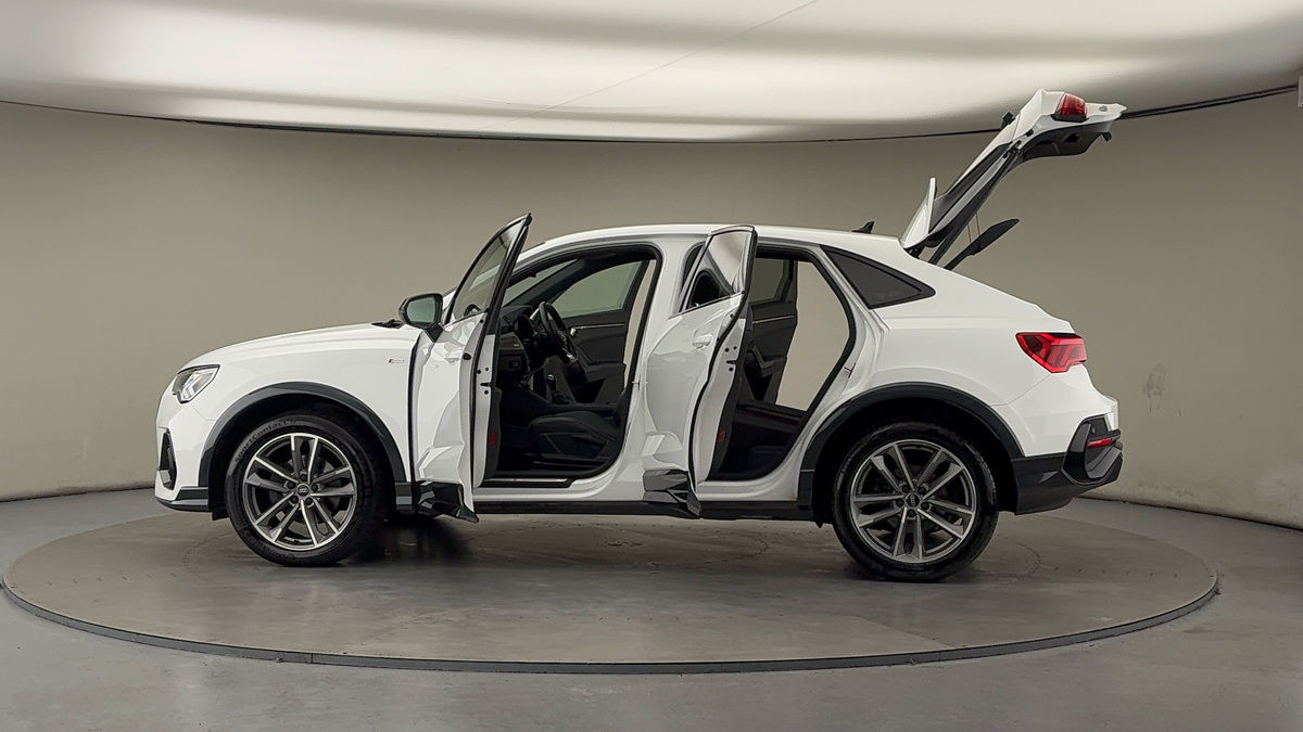 More views of Audi Q3