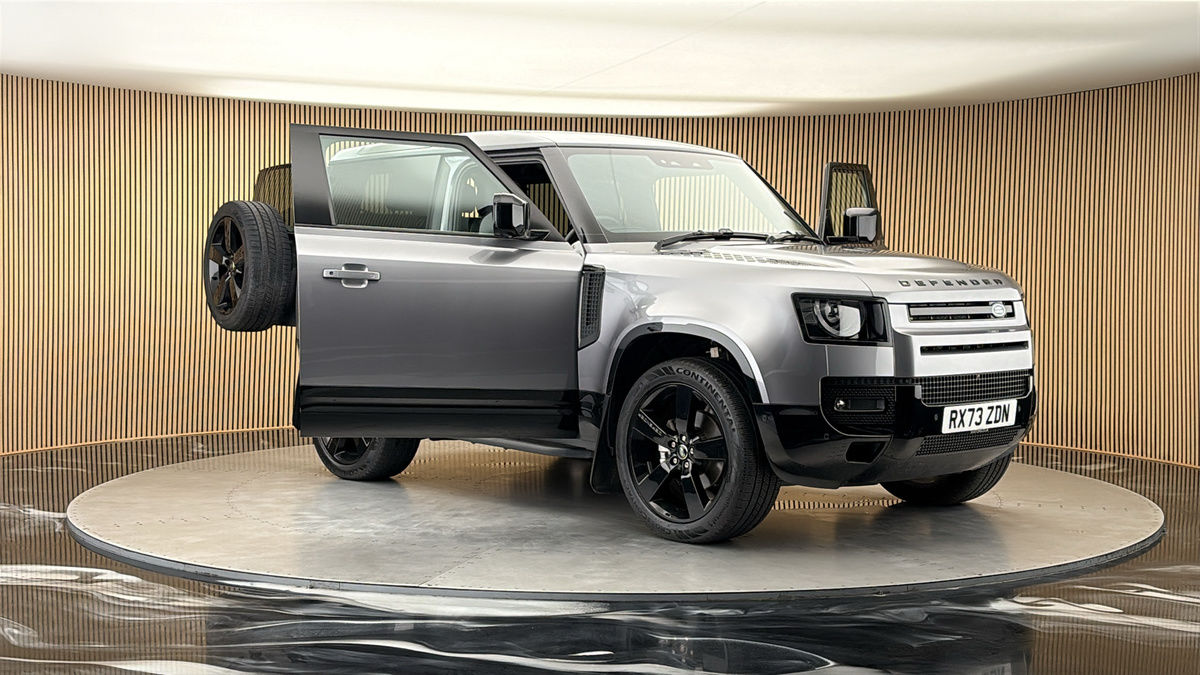 More views of Land Rover Defender 90
