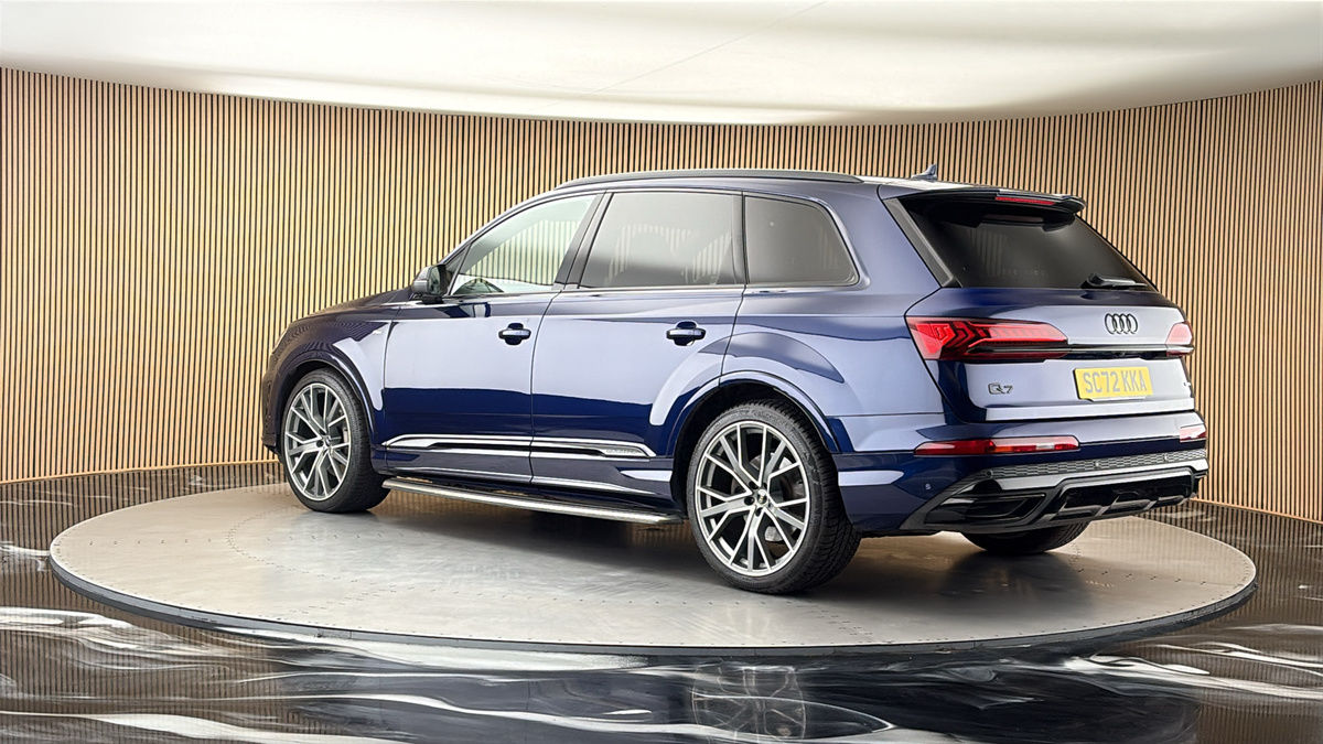 More views of Audi Q7