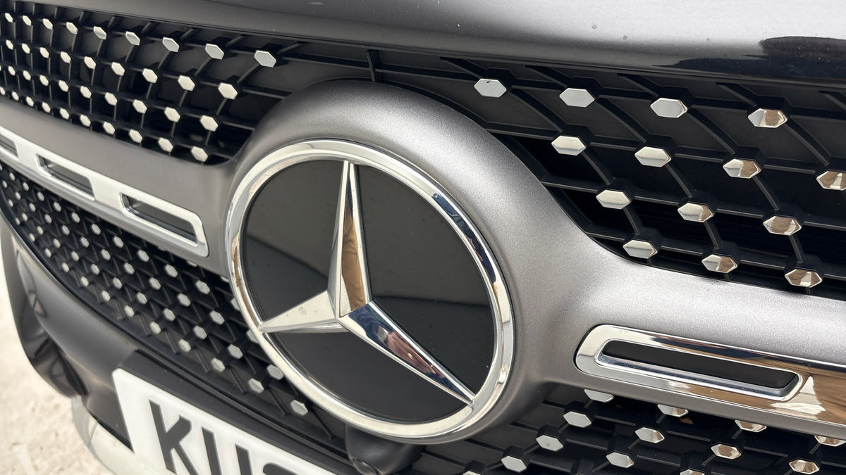 Mercedes-Benz GLB Image 24