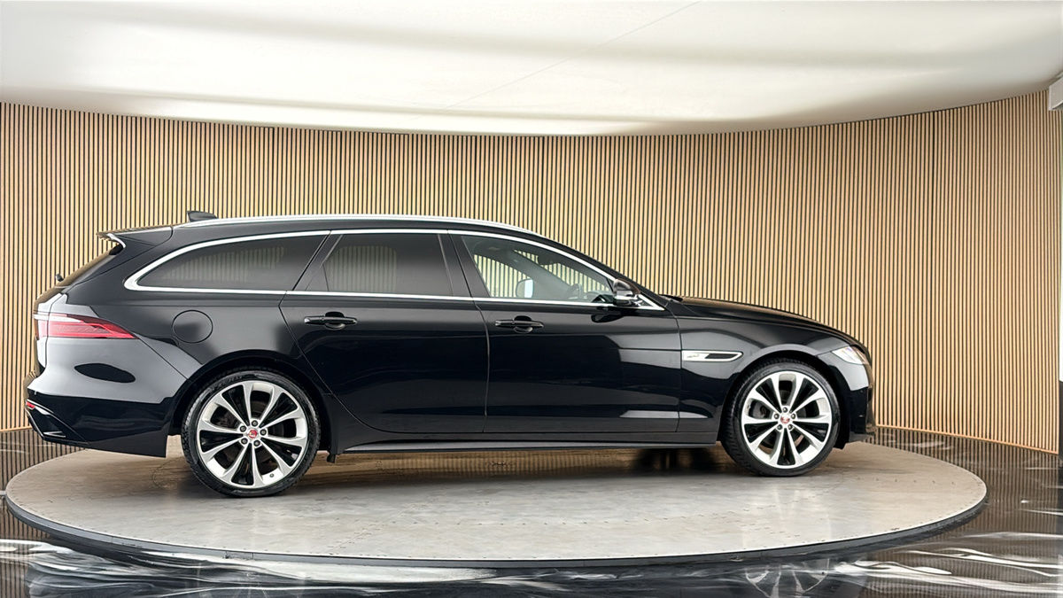 More views of Jaguar XF