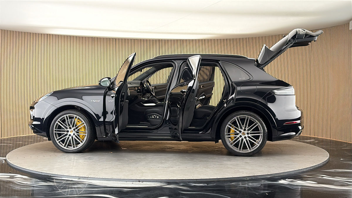 More views of Porsche Cayenne