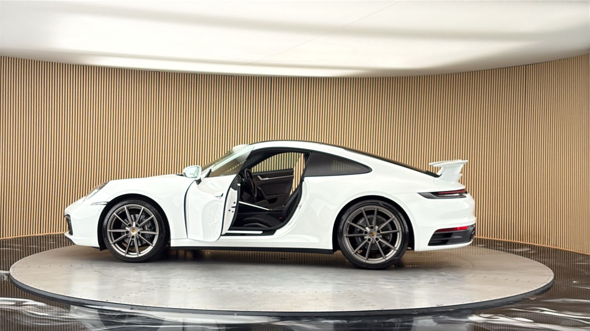 More views of Porsche 911