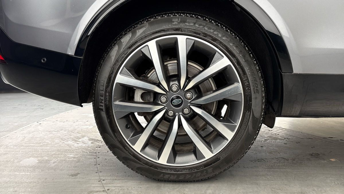 Land Rover Discovery Image 10