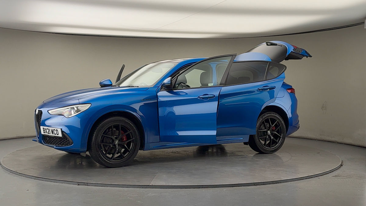 More views of Alfa Romeo Stelvio