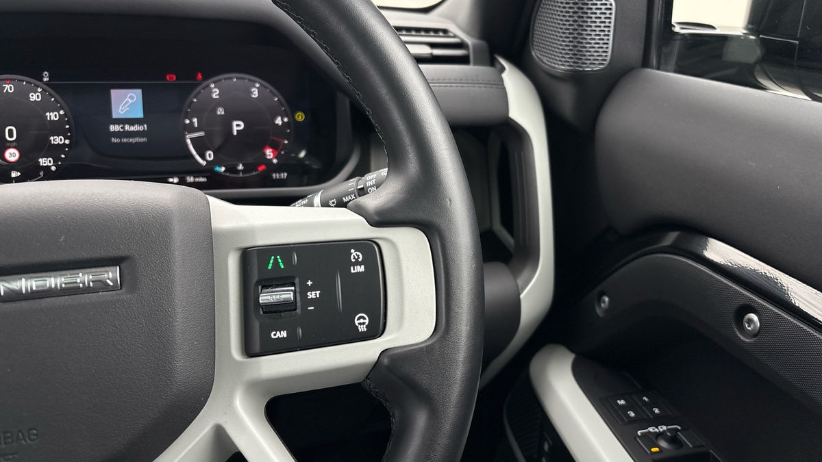 Land Rover Defender 110 Urban Image 14
