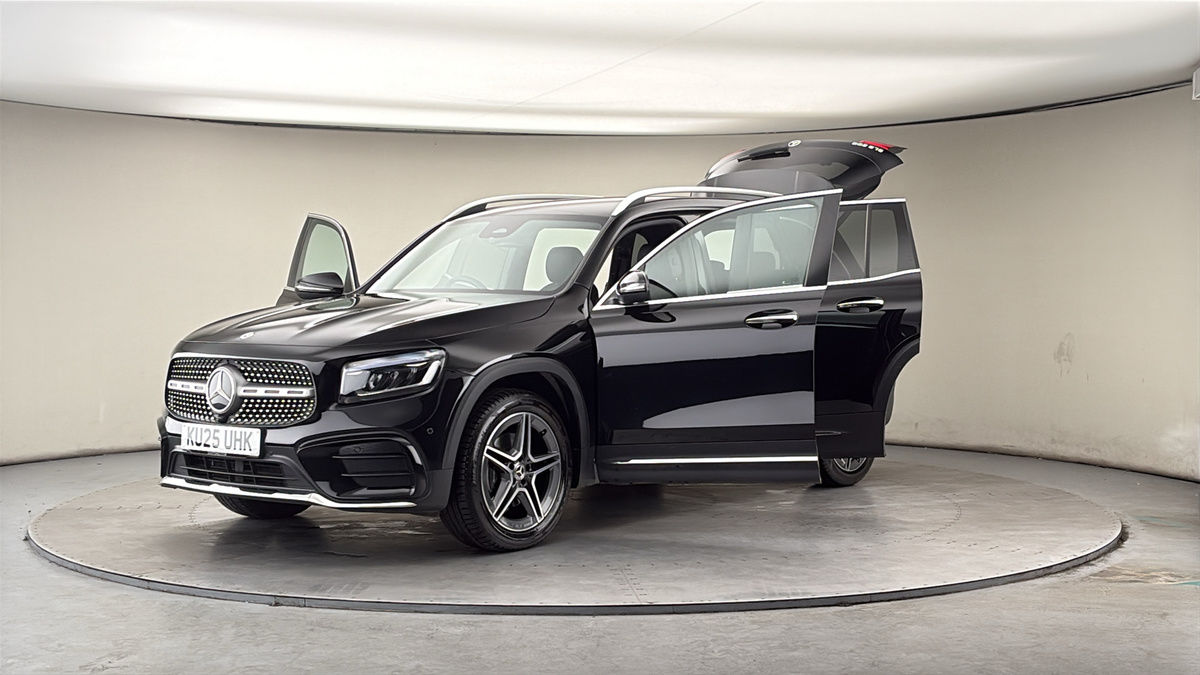 Mercedes-Benz GLB Image 22