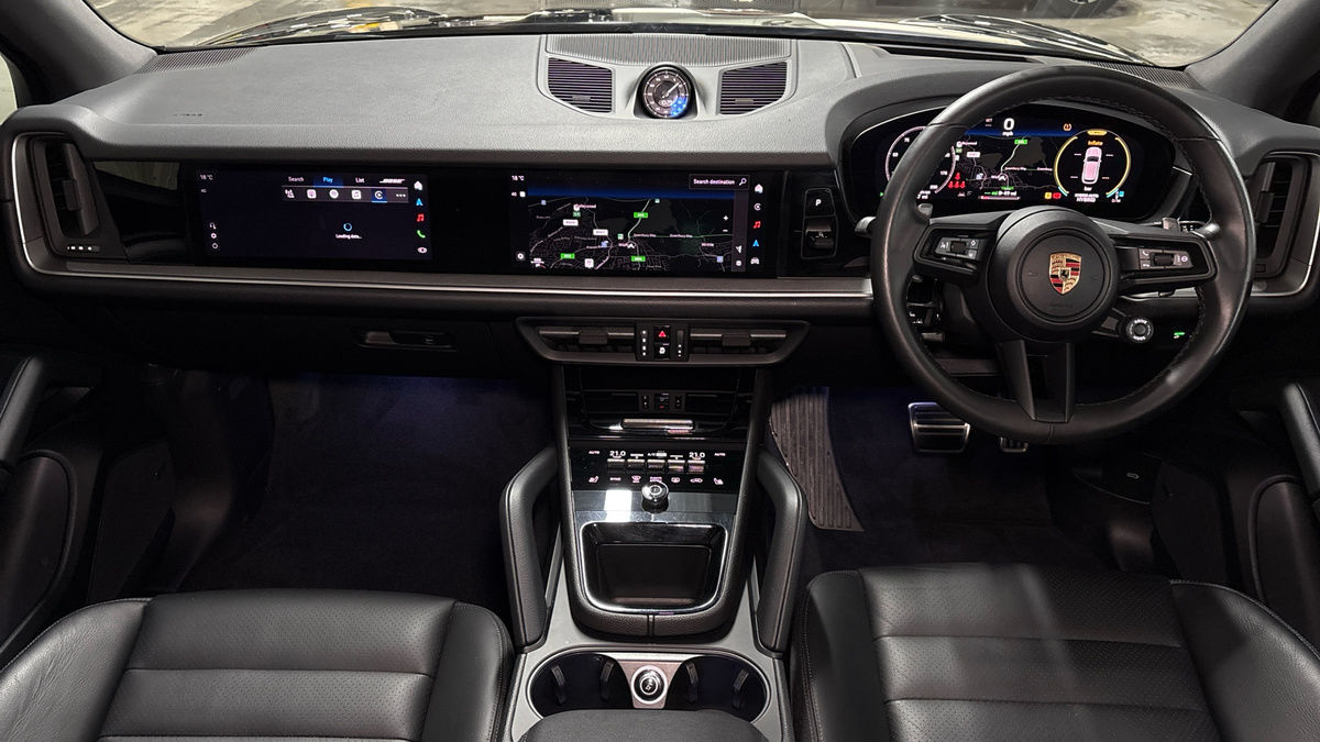 Porsche Cayenne Image 12