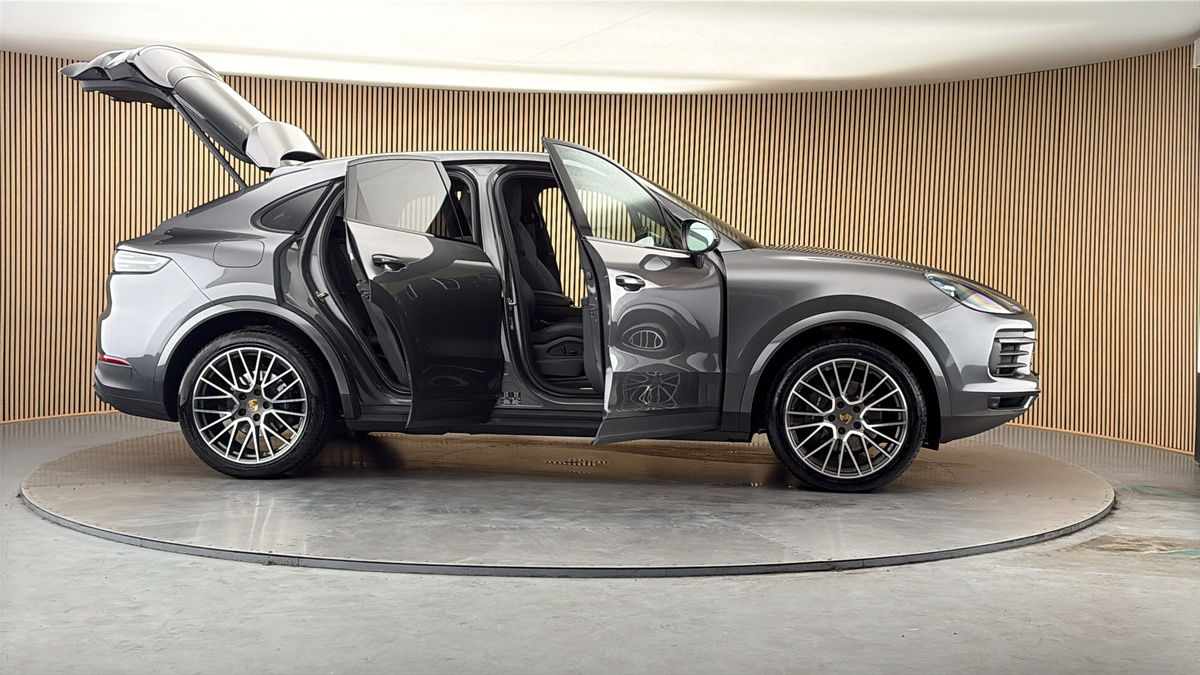 More views of Porsche Cayenne