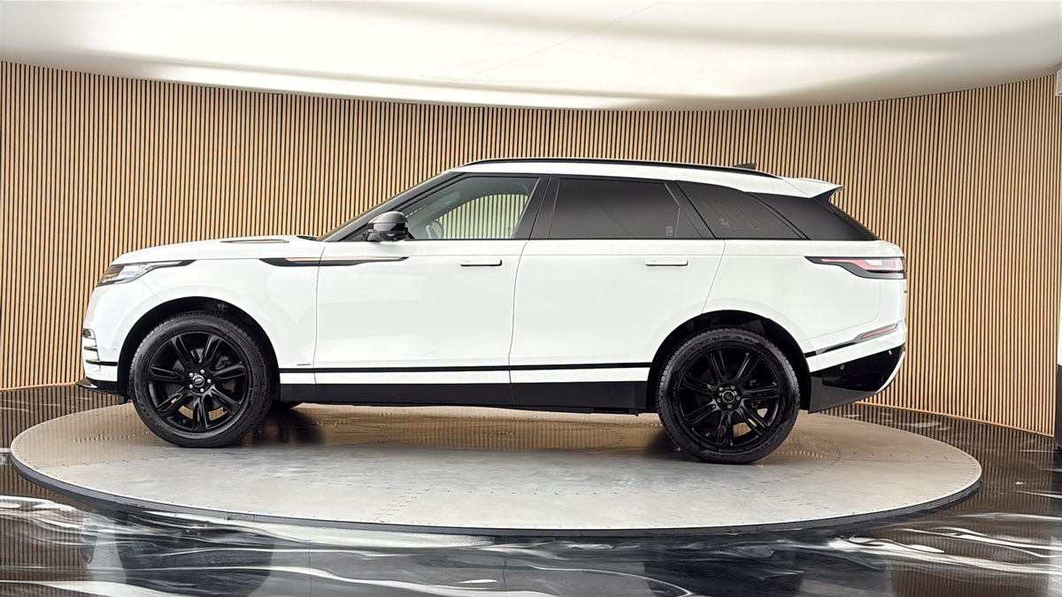 Land Rover Range Rover Velar Image 15