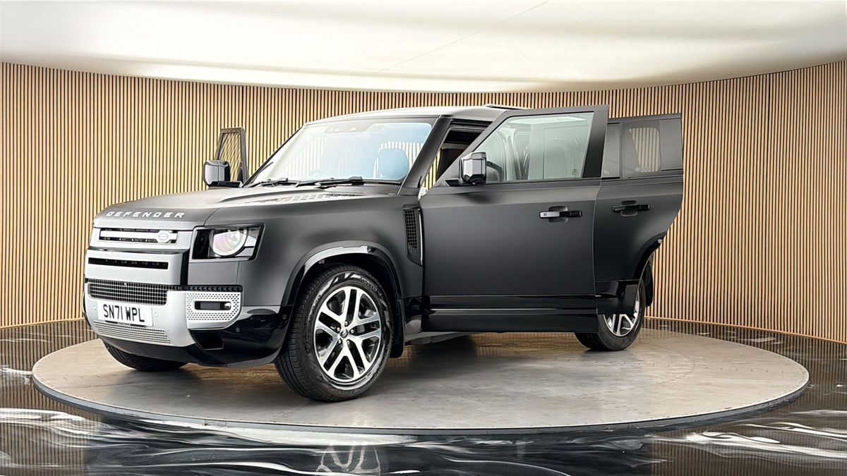 More views of Land Rover Defender 110