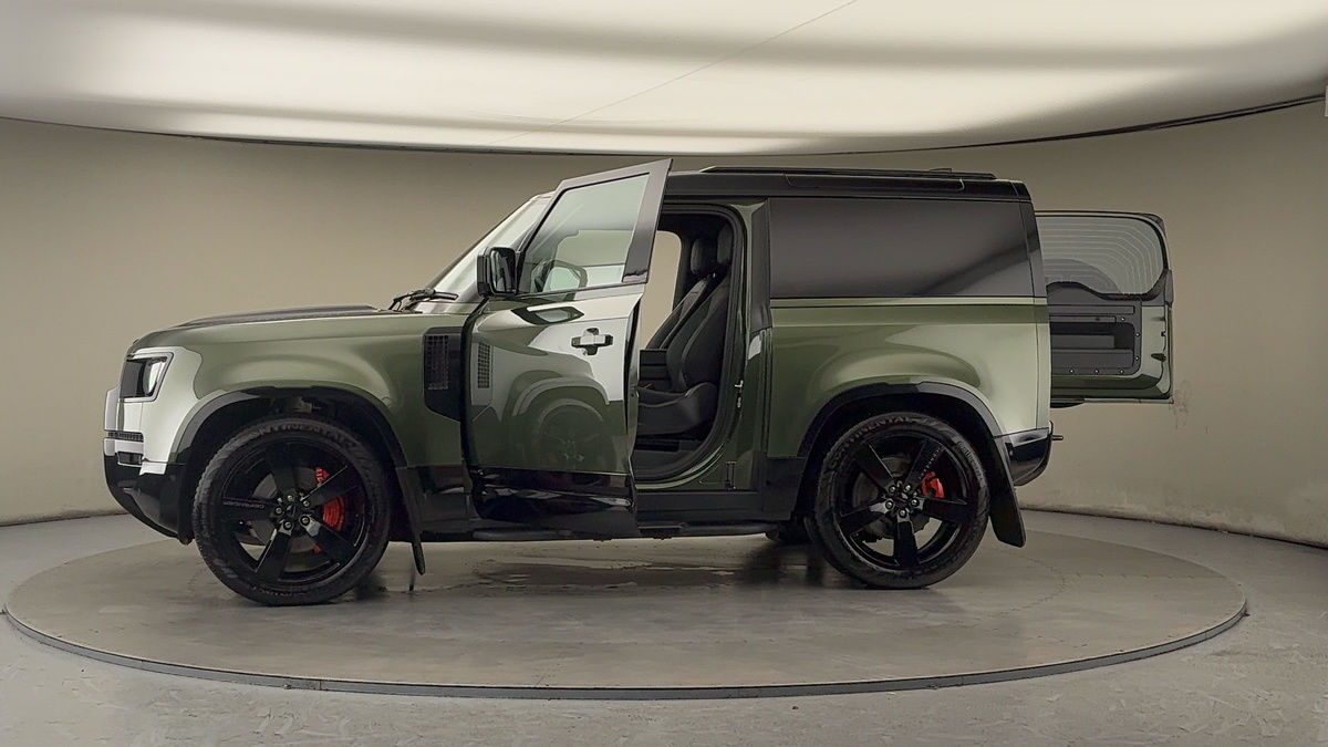 More views of Land Rover Defender 90