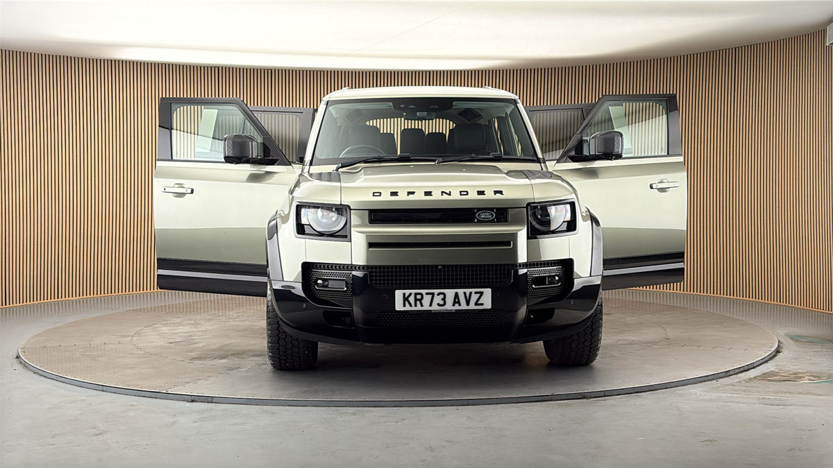 More views of Land Rover Defender 110