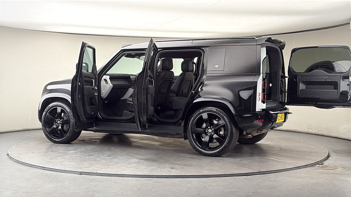 More views of Land Rover Defender 110