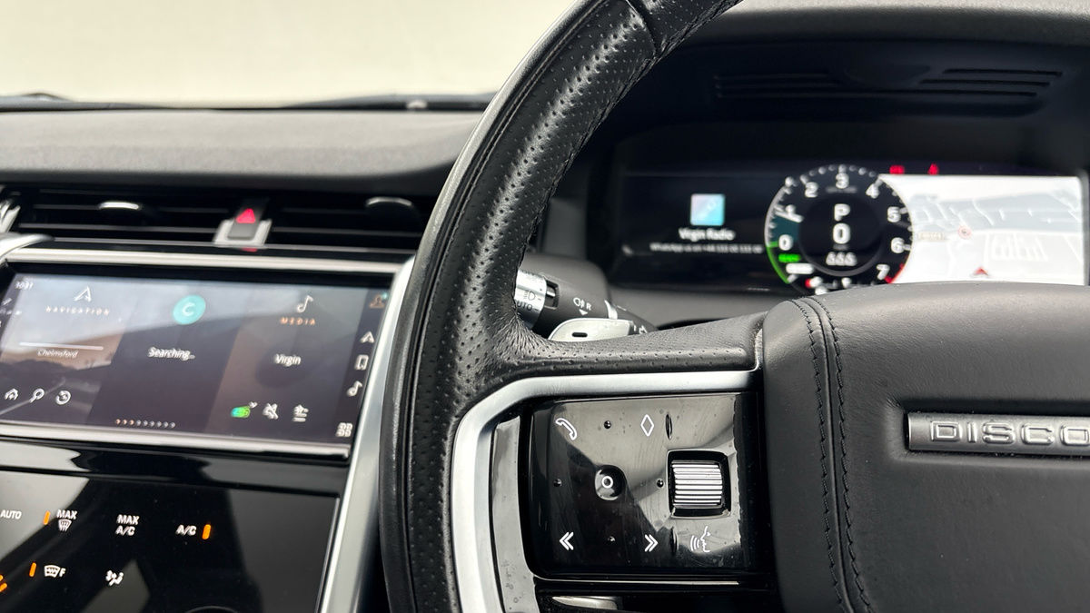 Land Rover Discovery Sport Image 13