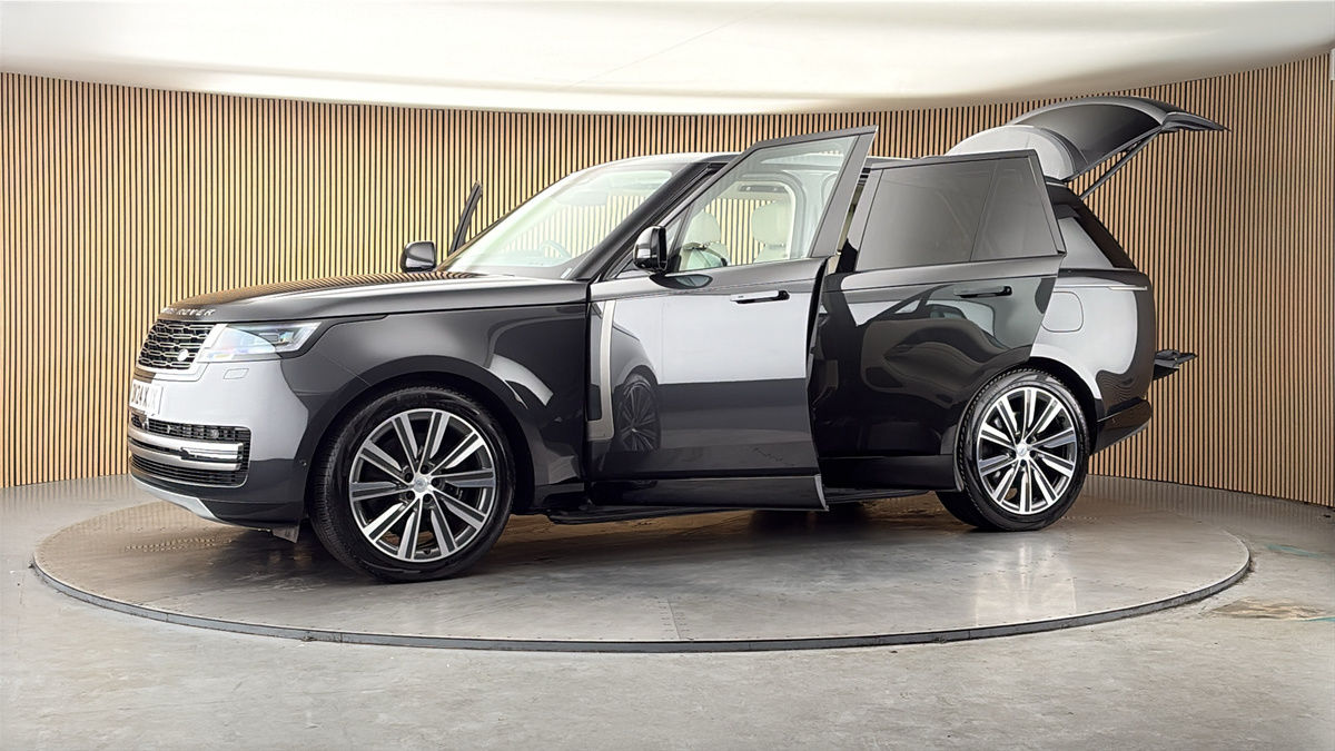 More views of Land Rover Range Rover