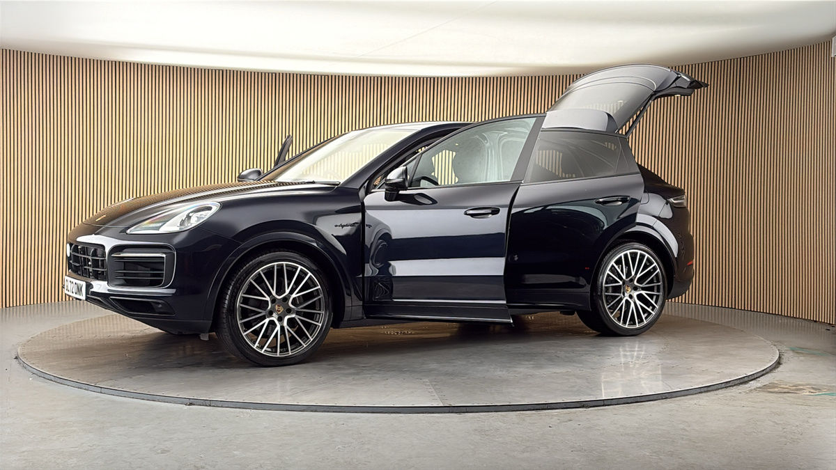 More views of Porsche Cayenne