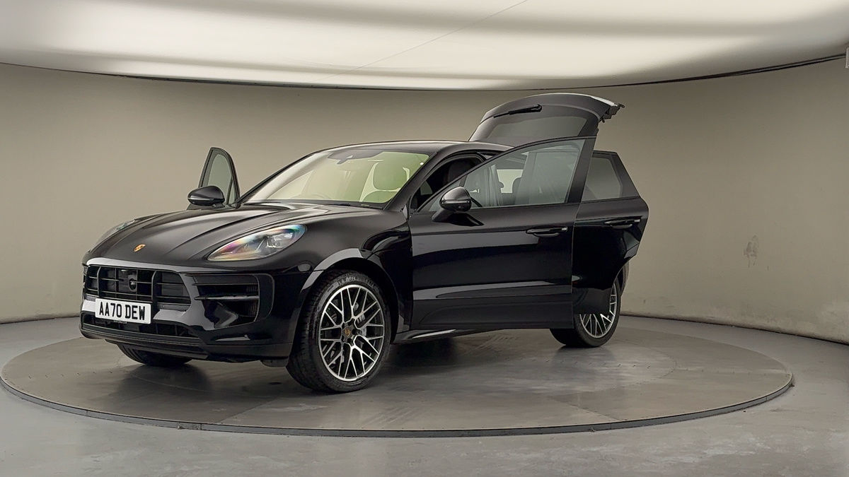 More views of Porsche Macan