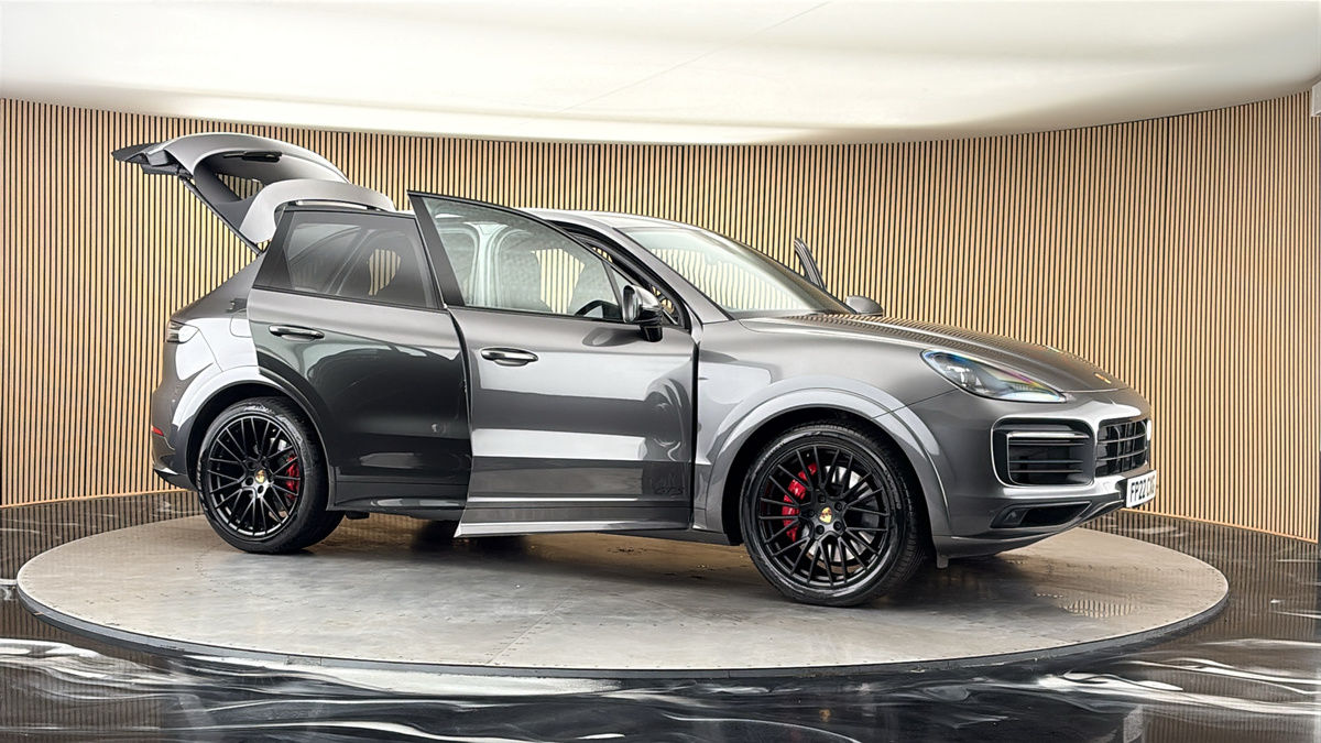 More views of Porsche Cayenne