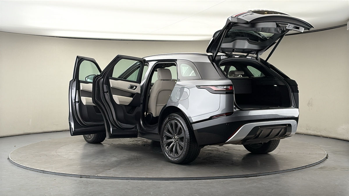 Land Rover Range Rover Velar Image 23