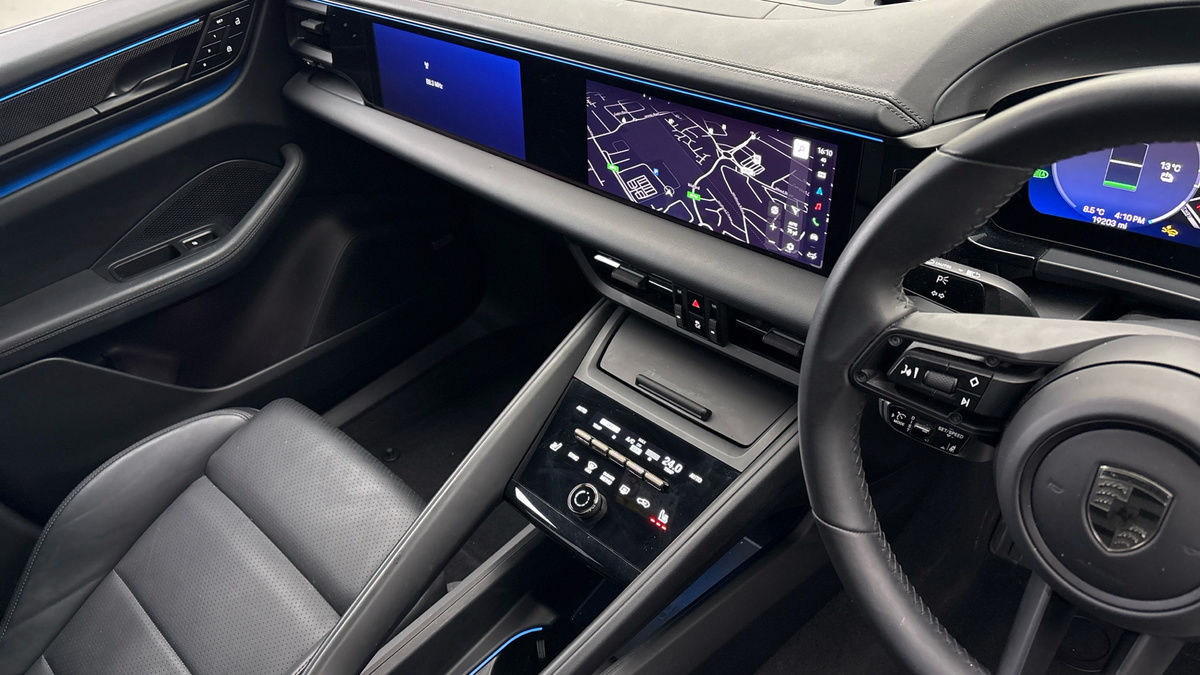 Porsche Macan Image 18