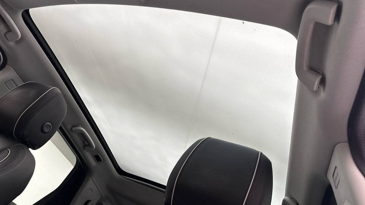 Land Rover Discovery Sport Image 6