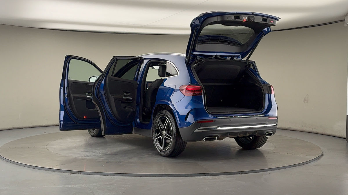 Mercedes-Benz GLA Image 23