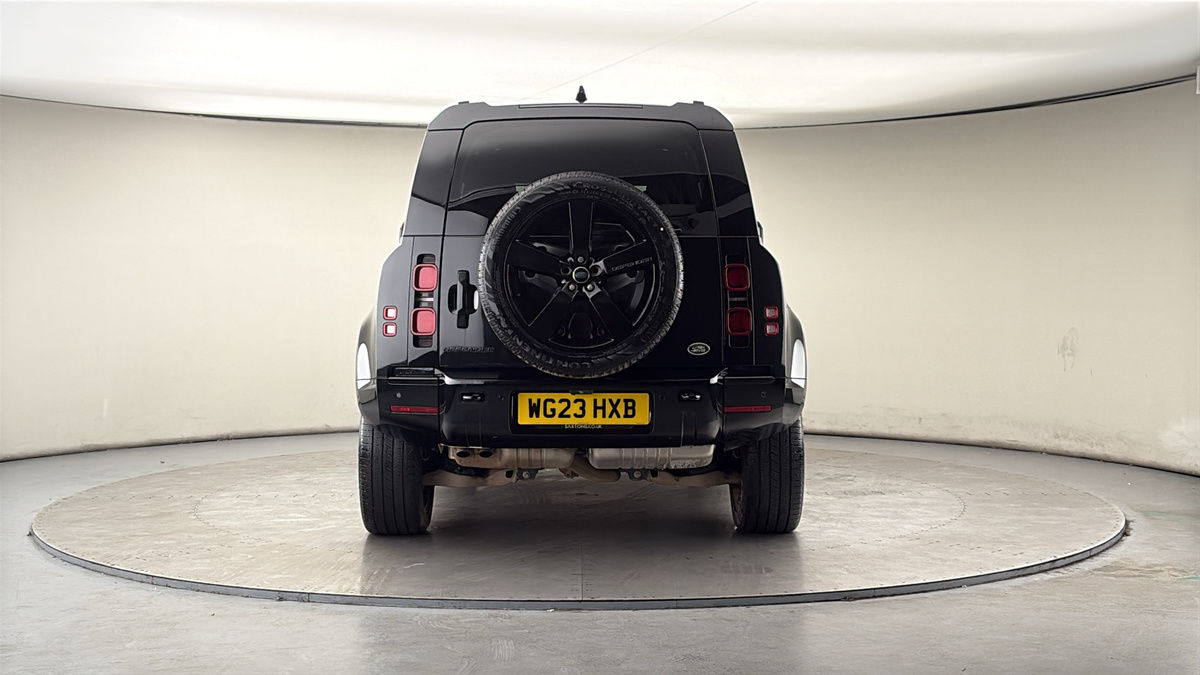 Land Rover Defender 110 Image 4