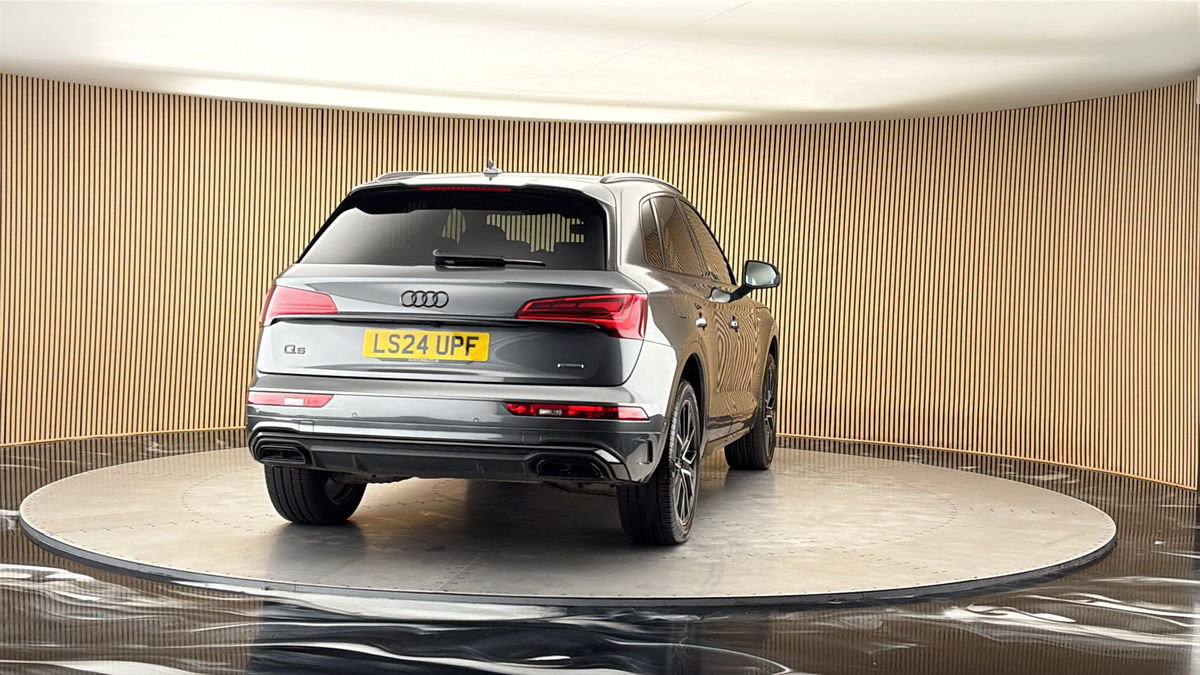 More views of Audi Q5