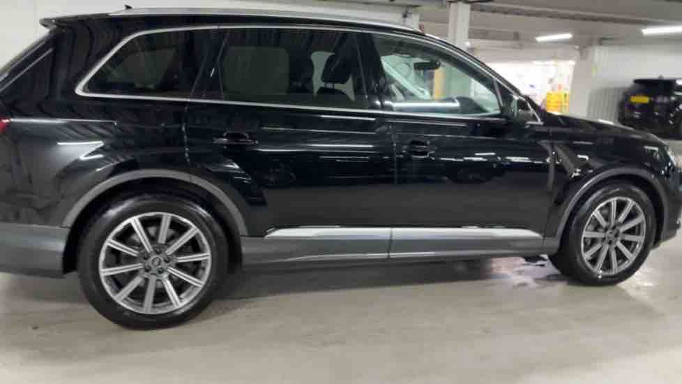 More views of Audi Q7